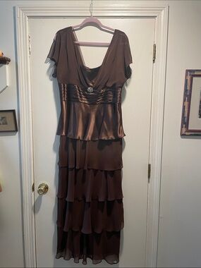 Patra Brown Tiered V-Neck Midi Dress with Decorative Brooch